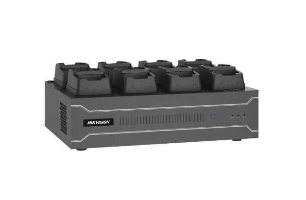 Estación de carga y respaldo de información para 8 bodycam Hikvision DS-MDS001/2T