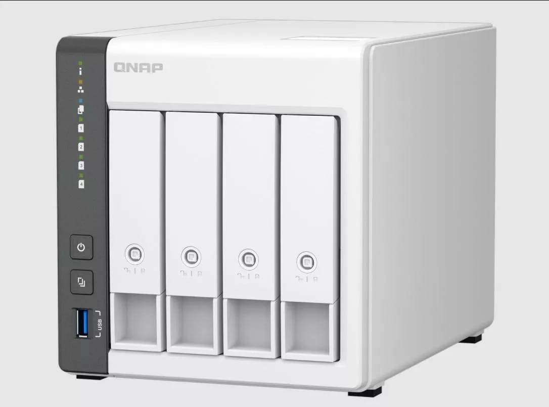 QNAP 4-BAY NAS 4GB RAM 2.5 GbE DESKTOP