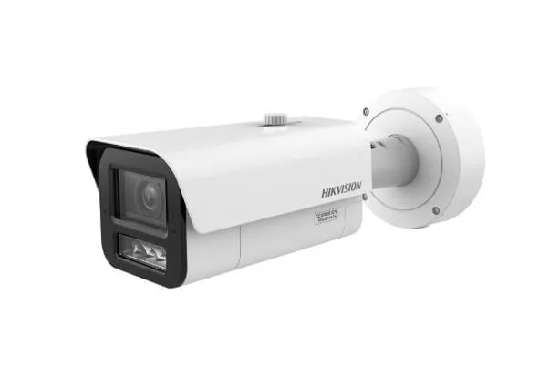 Cámara IP bullet Hikvision iDS-2CD7A46G2/V-XZHSY 4MP motorizada 2.8-12mm DarkFighter